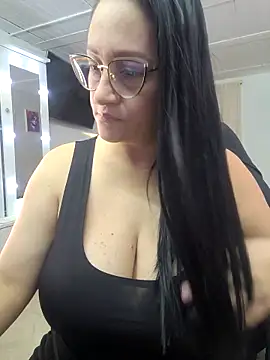 Ameliarizo online show from November 1, 2025, 10:03 pm