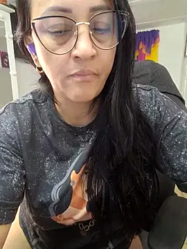 Snapshot of Ameliarizo chatting on February 16, 2026, 1:26 am Ameliarizo online show from February 16, 2026, 1:26 am