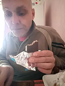 Sam Colt online show from April 22, 2026, 9:16 am