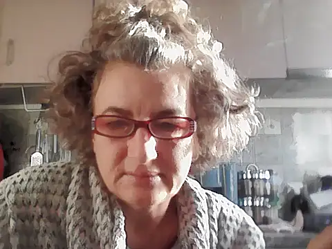 Snapshot of Sunnylarrah chatting on September 26, 2025, 5:03 am Sunnylarrah online show from September 26, 2025, 5:03 am