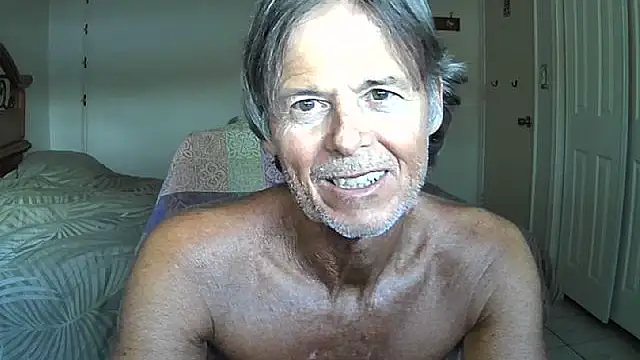 nakeedcowboi65 online show from April 17, 2026, 11:18 pm