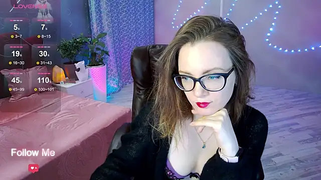 Snapshot of AngelaWhiti chatting on February 13, 2025, 3:56 pm AngelaWhiti online show from February 13, 2025, 3:56 pm