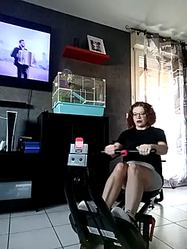 jennylovence online show from November 4, 2025, 7:56 am