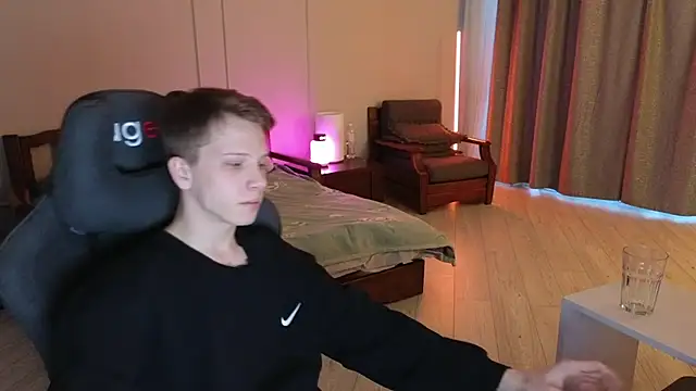 arlekincrop online show from March 3, 2025, 12:50 pm