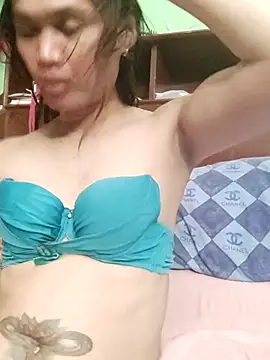 QueenSoreal online show from April 10, 2026, 4:36 pm