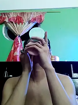 QueenSoreal online show from October 26, 2025, 3:23 pm