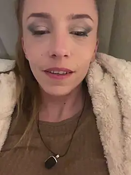 Heidi Harper online show from March 15, 2025, 9:27 pm