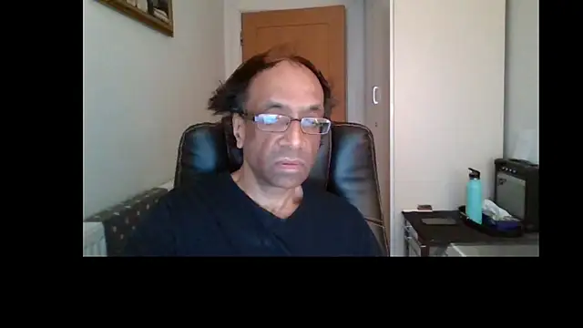 Snapshot of rauncher1 chatting on July 5, 2026, 9:05 am rauncher1 online show from July 5, 2026, 9:05 am