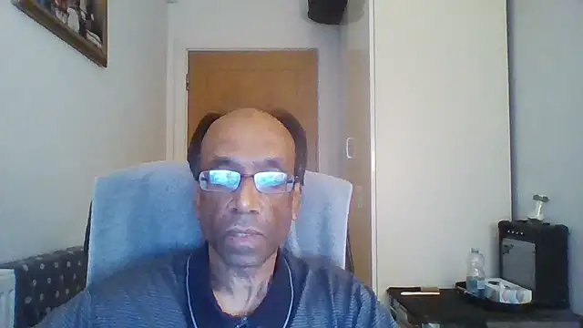 rauncher1 online show from November 7, 2025, 12:42 pm