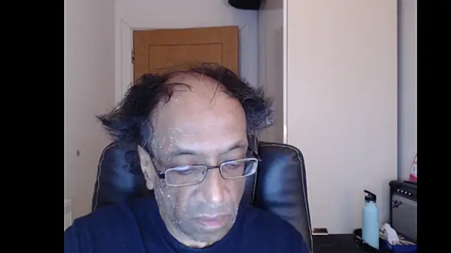 Snapshot of rauncher1 chatting on June 22, 2026, 8:22 am rauncher1 online show from June 22, 2026, 8:22 am