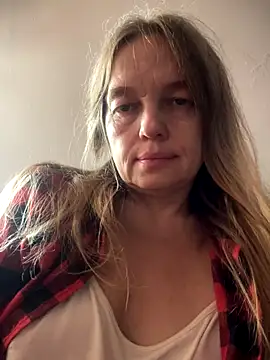 Susanel online show from September 12, 2025, 10:48 am