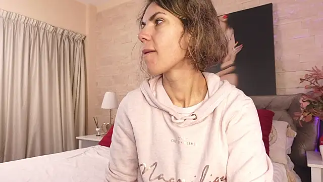 Snapshot of FeliciaKrige chatting on February 21, 2026, 8:33 pm FeliciaKrige online show from February 21, 2026, 8:33 pm