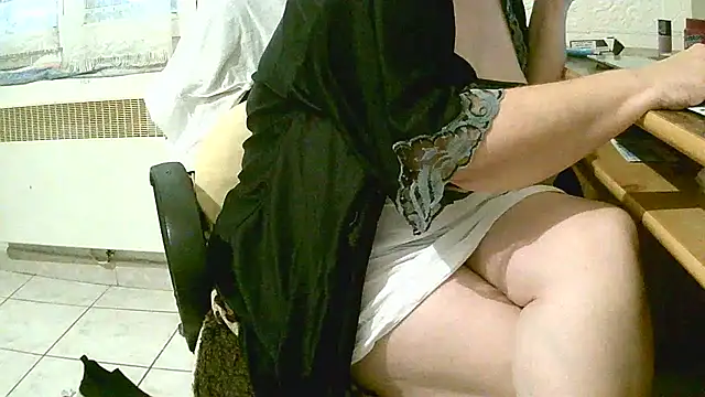 Snapshot of douceur63 chatting on November 7, 2025, 11:26 am douceur63 online show from November 7, 2025, 11:26 am