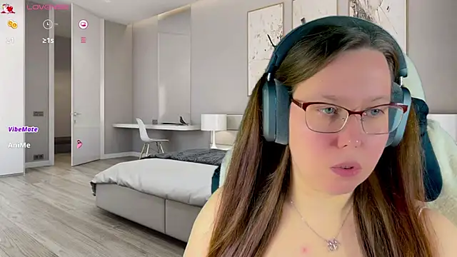 Victoria Romans online show from April 8, 2026, 8:43 pm