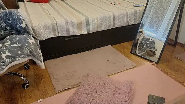 elacoquette online show from March 25, 2026, 2:05 pm