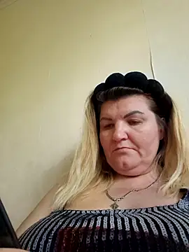 Snapshot of VeronikaBless chatting on September 15, 2025, 12:38 pm VeronikaBless online show from September 15, 2025, 12:38 pm