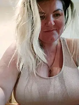 Snapshot of VeronikaBless chatting on September 23, 2025, 9:38 am VeronikaBless online show from September 23, 2025, 9:38 am