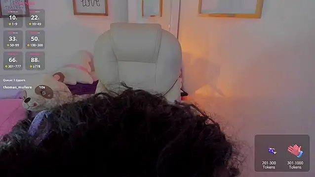 Snapshot of zobe_love chatting on January 13, 2026, 5:50 pm zobe love online show from January 13, 2026, 5:50 pm