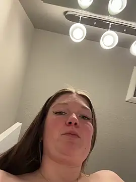 Snapshot of PussiesnCream_ chatting on February 26, 2025, 3:43 pm PussiesnCream online show from February 26, 2025, 3:43 pm