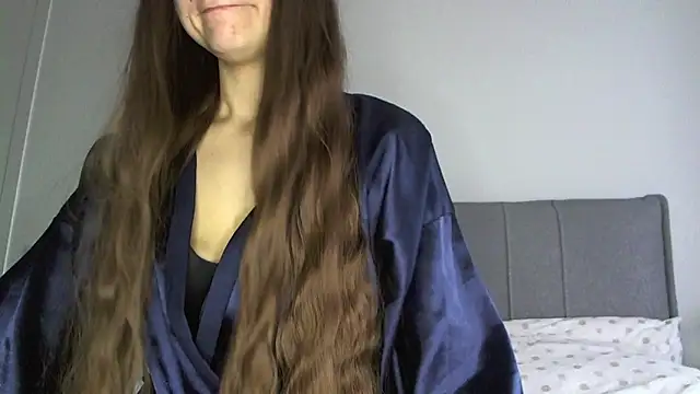 Snapshot of malinka_sweet19 chatting on December 16, 2025, 7:45 am malinka sweet19 online show from December 16, 2025, 7:45 am