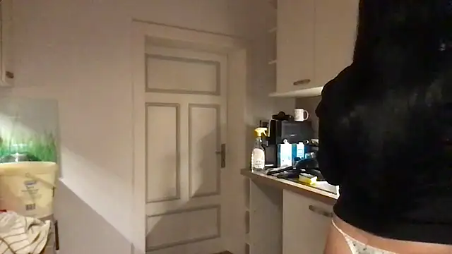 Snapshot of Viola_Beck chatting on November 13, 2025, 6:17 am Viola Beck online show from November 13, 2025, 6:17 am