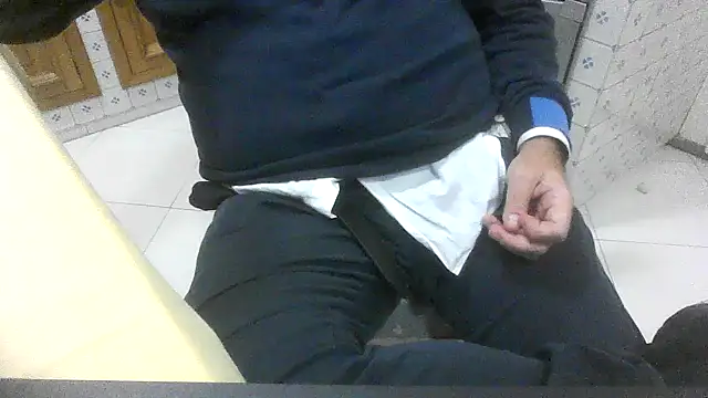 polloiw online show from October 5, 2025, 3:25 pm