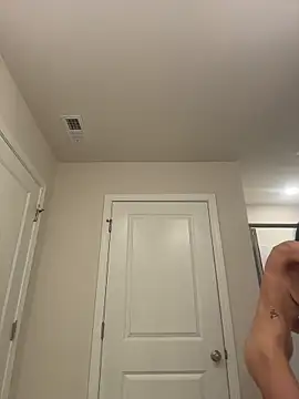 Snapshot of lolabunny9 chatting on October 24, 2025, 5:34 pm lolabunny9 online show from October 24, 2025, 5:34 pm