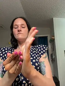 Snapshot of lolabunny9 chatting on March 21, 2025, 1:56 pm lolabunny9 online show from March 21, 2025, 1:56 pm