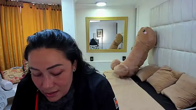 gaby trent online show from October 16, 2025, 1:52 pm