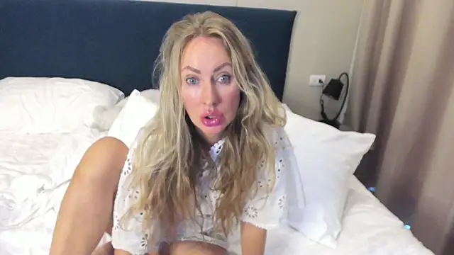 Veola new online show from February 16, 2026, 2:32 am