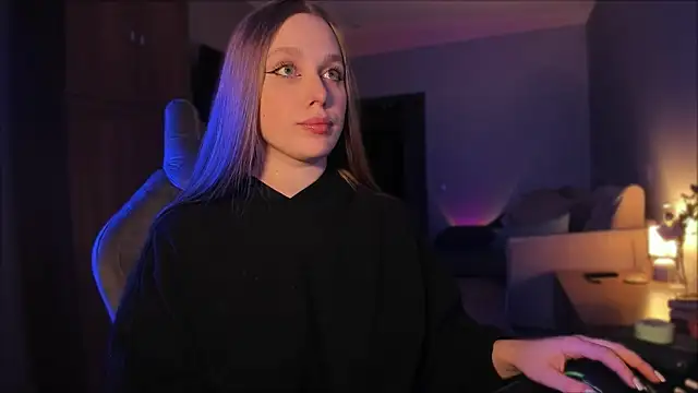 Rachel Ro online show from December 24, 2024, 6:17 pm