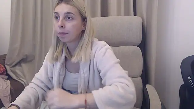 Snapshot of Aliss_Hottie chatting on November 3, 2025, 8:34 pm Aliss Hottie online show from November 3, 2025, 8:34 pm