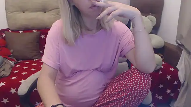 Snapshot of Aliss_Hottie chatting on October 8, 2025, 7:54 am Aliss Hottie online show from October 8, 2025, 7:54 am