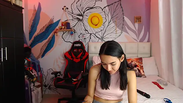 LinzyBaner online show from December 13, 2024, 12:09 am