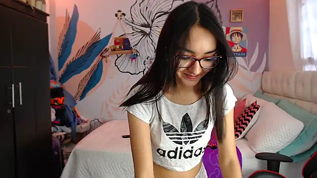 LinzyBaner online show from February 13, 2025, 9:17 pm