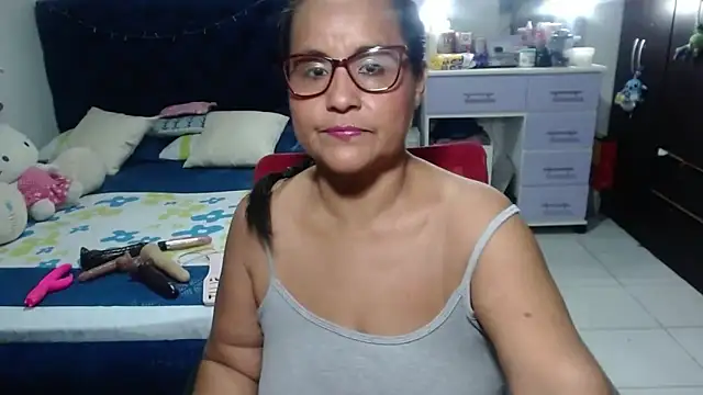 pervert mommy  online show from March 11, 2026, 11:04 am