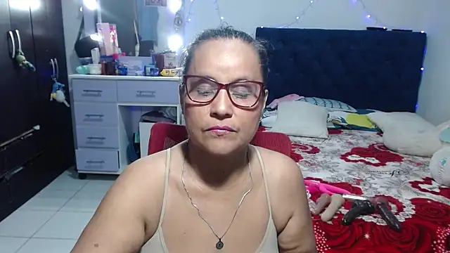 pervert mommy  online show from May 21, 2026, 10:12 am