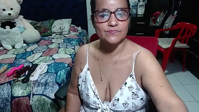 Snapshot of pervert_mommy_ chatting on March 18, 2025, 12:50 pm pervert mommy online show from March 18, 2025, 12:50 pm