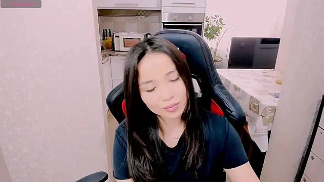 AyaMoon online show from November 6, 2025, 4:49 am