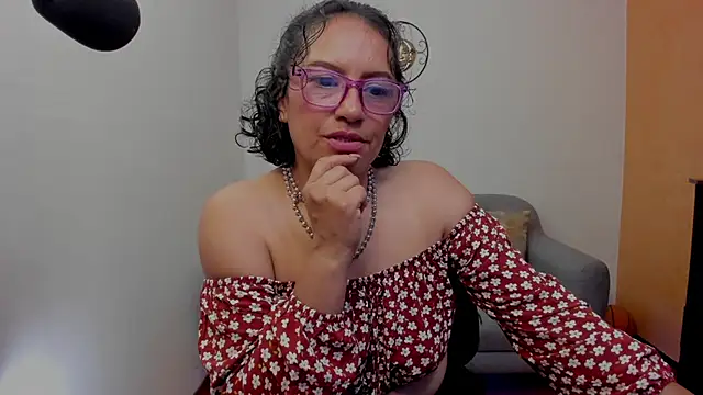 Snapshot of scarlet_wet chatting on June 11, 2026, 12:32 am scarlet wet online show from June 11, 2026, 12:32 am