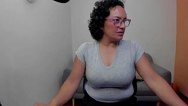 Snapshot of scarlet_wet chatting on June 3, 2026, 11:42 pm scarlet wet online show from June 3, 2026, 11:42 pm