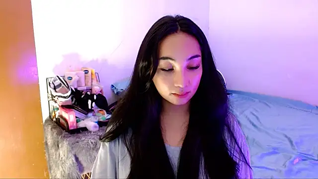 SweetLilly 18 online show from November 15, 2025, 1:53 am