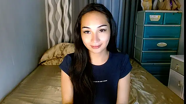 SweetLilly 18 online show from June 1, 2026, 7:08 am