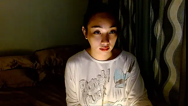 SweetLilly 18 online show from March 10, 2026, 3:32 am