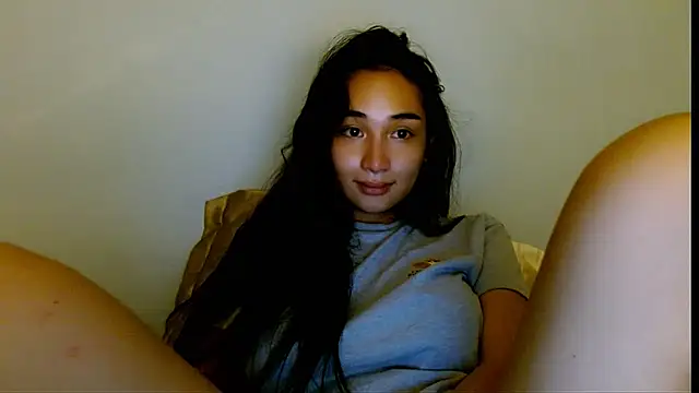 SweetLilly 18 online show from April 12, 2026, 2:53 pm