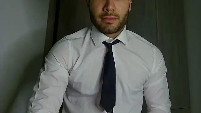 Justynn1 online show from April 6, 2026, 8:43 pm