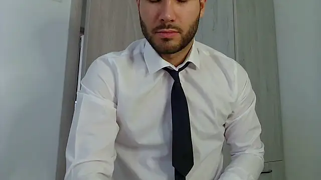 Justynn1 online show from March 18, 2025, 6:28 am