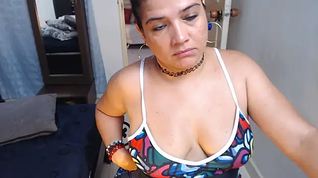 Snapshot of GlendaStarx chatting on November 23, 2025, 7:13 pm GlendaStarx online show from November 23, 2025, 7:13 pm