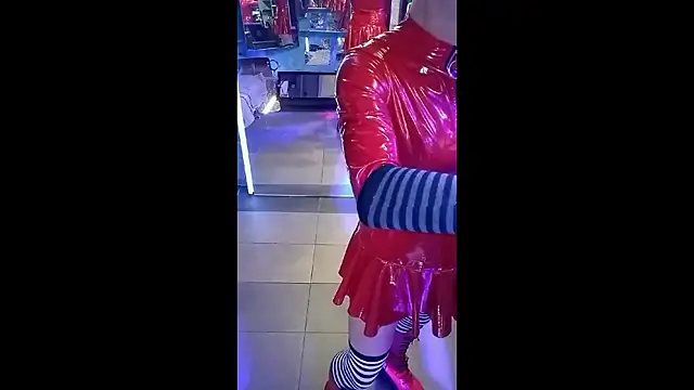 Snapshot of fetishboyzz chatting on November 3, 2025, 9:51 pm fetishboyzz online show from November 3, 2025, 9:51 pm