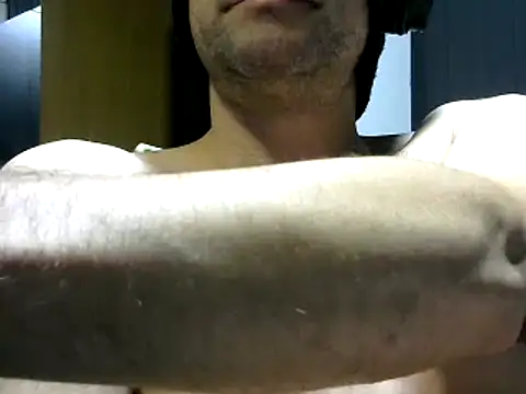 Snapshot of gauchors20 chatting on December 4, 2024, 1:08 am gauchors20 online show from December 4, 2024, 1:08 am